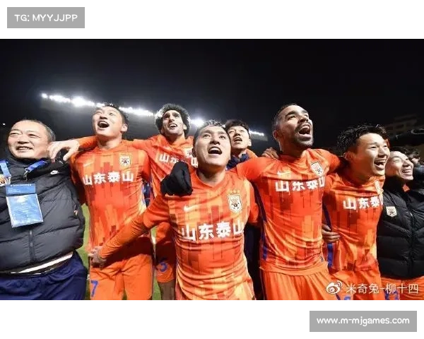 山东泰山逆转海港成功，中场变阵成为比赛胜负关键转折点