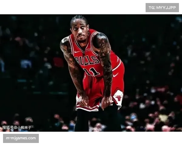 公牛队德罗赞加练中距离背身，旨在丰富球队阵地战攻坚手段